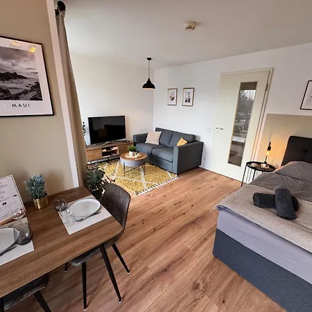 Helles, Modernes 1r Mit Balkon, Parking Und Streaming Apartamento *