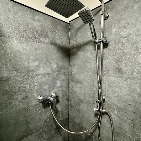 Helles, Modernes 1r Mit Balkon, Parking Und Streaming Appartement Maagdenburg