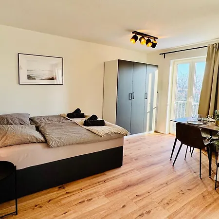 Apartment Helles, Modernes 1r Mit Balkon, Parking Und Streaming