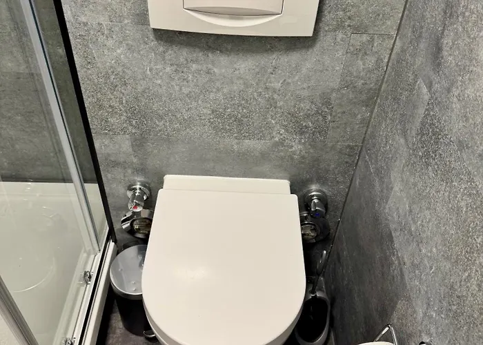 Helles, Modernes 1r Mit Balkon, Parking Und Streaming Apartment *